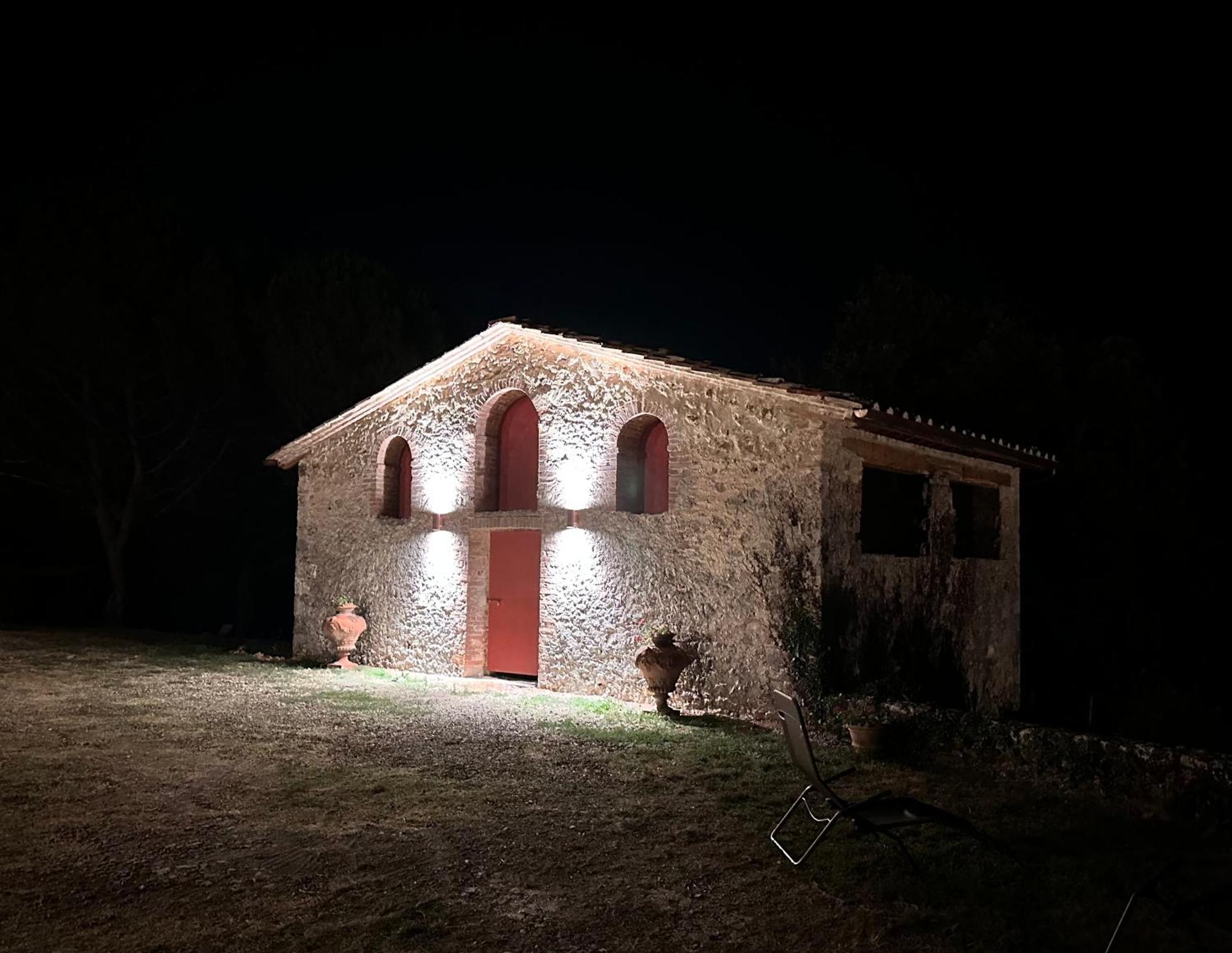 Borgo Dei Fondi Villa Siena Exterior photo