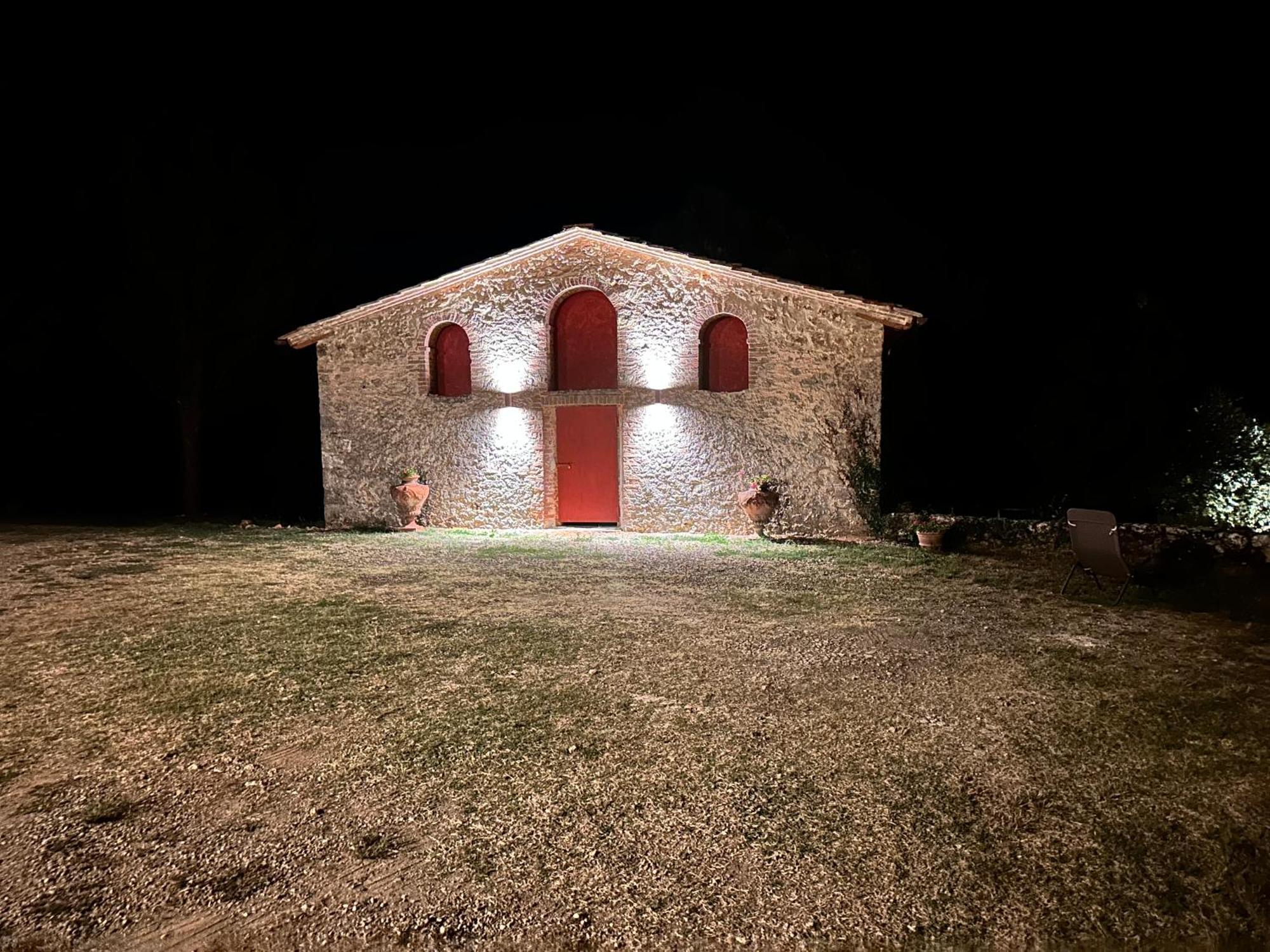 Borgo Dei Fondi Villa Siena Exterior photo