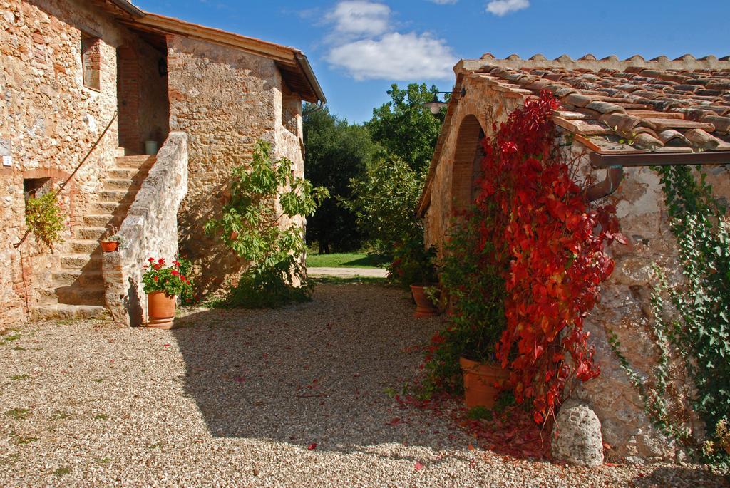 Borgo Dei Fondi Villa Siena Exterior photo