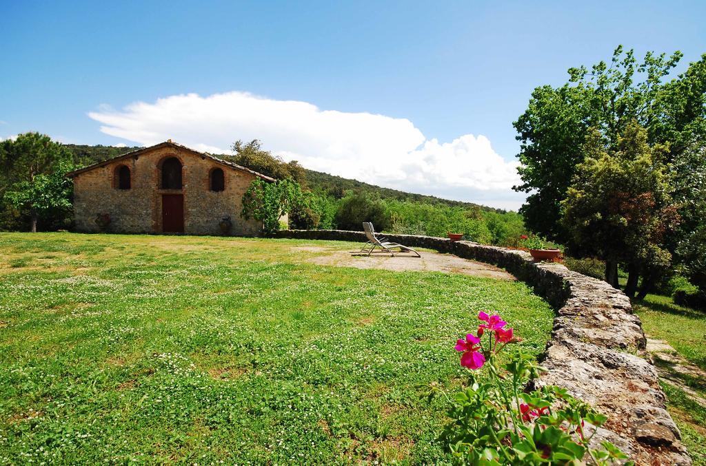 Borgo Dei Fondi Villa Siena Exterior photo